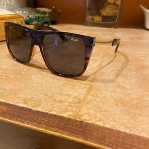 Quay Incognito Gradient Sunglasses (Brown & Gold)